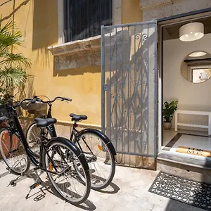 Cortile Santa Teresa Syracuse